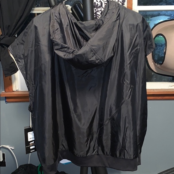 Exercise raincoat - Picture 2 of 4